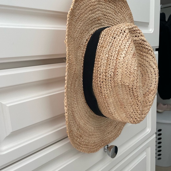 J Crew packable Women’s straw hat - Picture 4 of 5